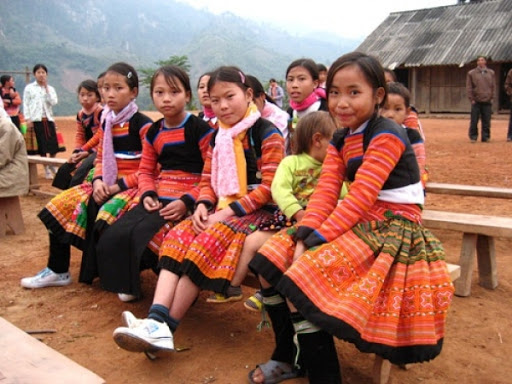 UNESCO kêu gọi những câu chuyện truyền cảm hứng từ cộng đồng nhằm khuyến khích học sinh dân tộc thiểu số, đặc biệt là trẻ em gái, tiếp tục học tập sau đại dịch. (Nguồn ảnh: lyluanchinhtri.vn)